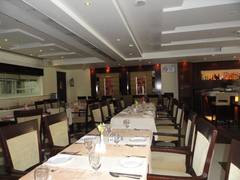 Western Court Chandīgarh 外观 照片