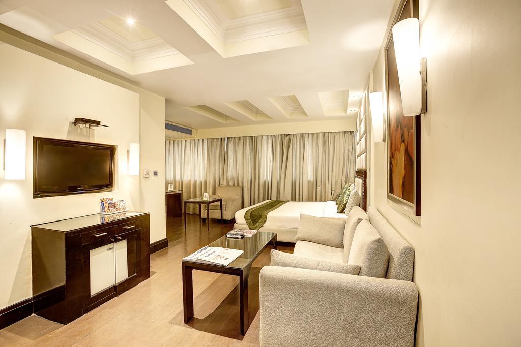 Western Court Chandīgarh 外观 照片
