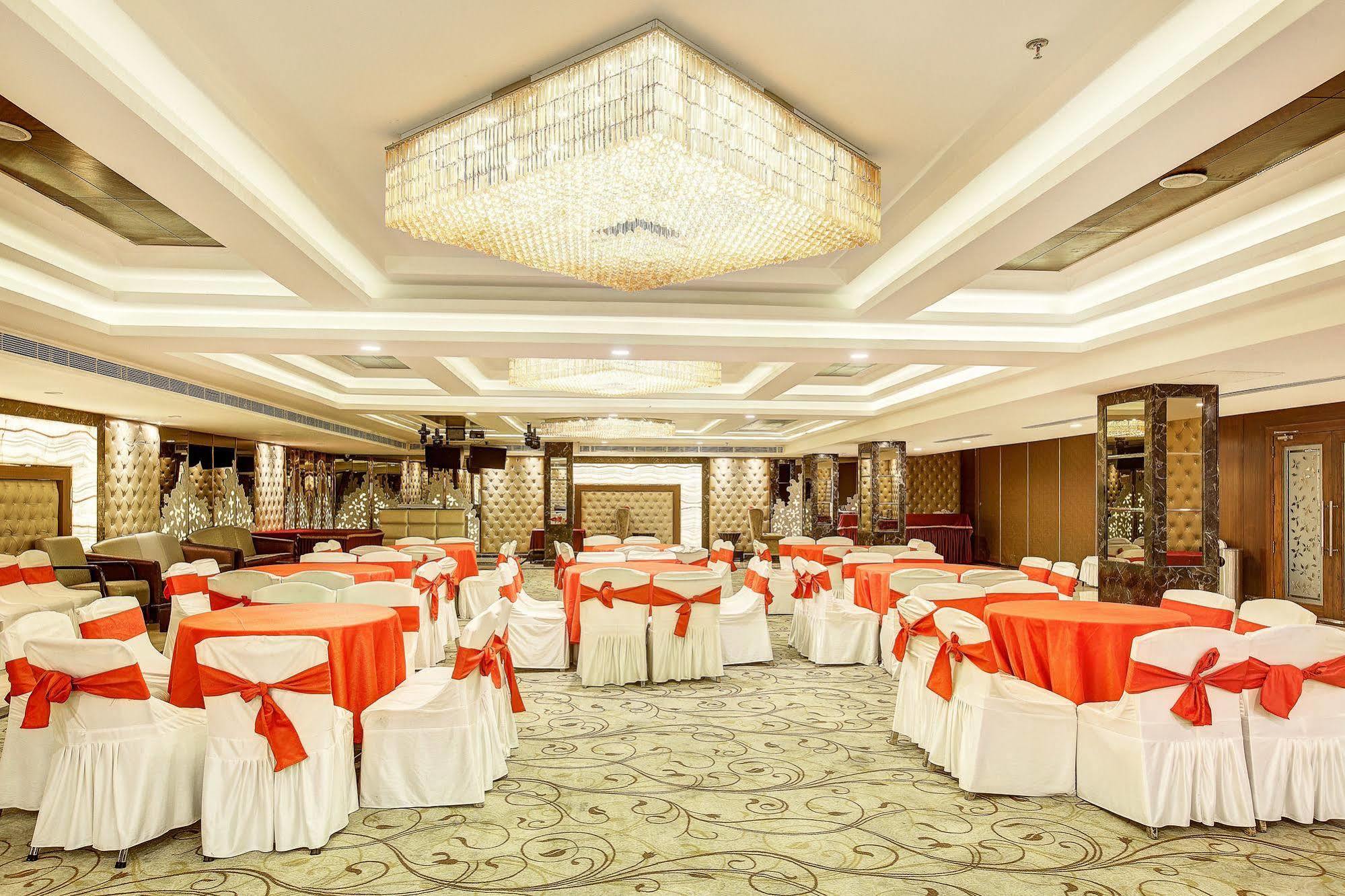 Western Court Chandīgarh 外观 照片
