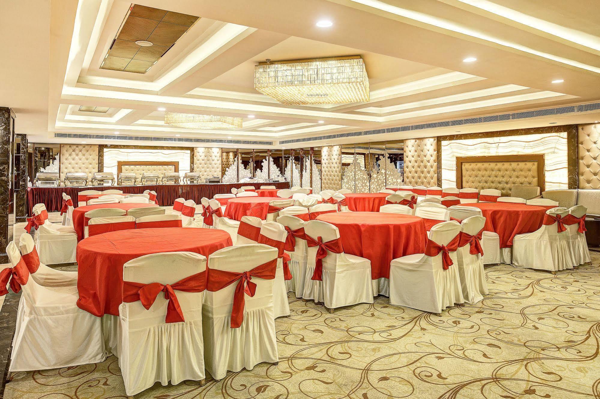 Western Court Chandīgarh 外观 照片