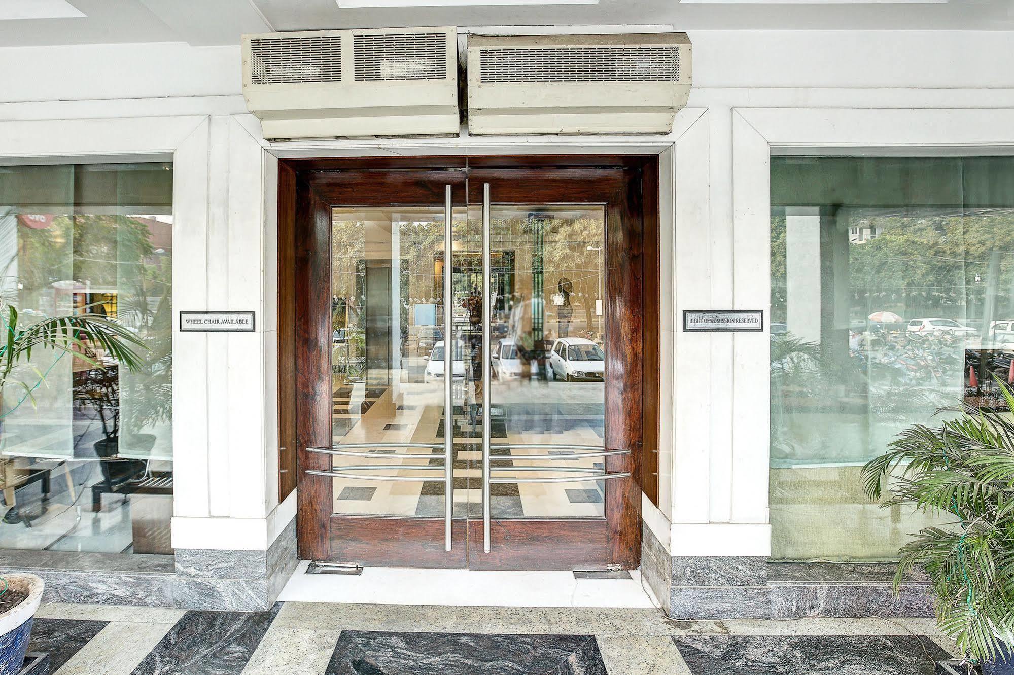 Western Court Chandīgarh 外观 照片